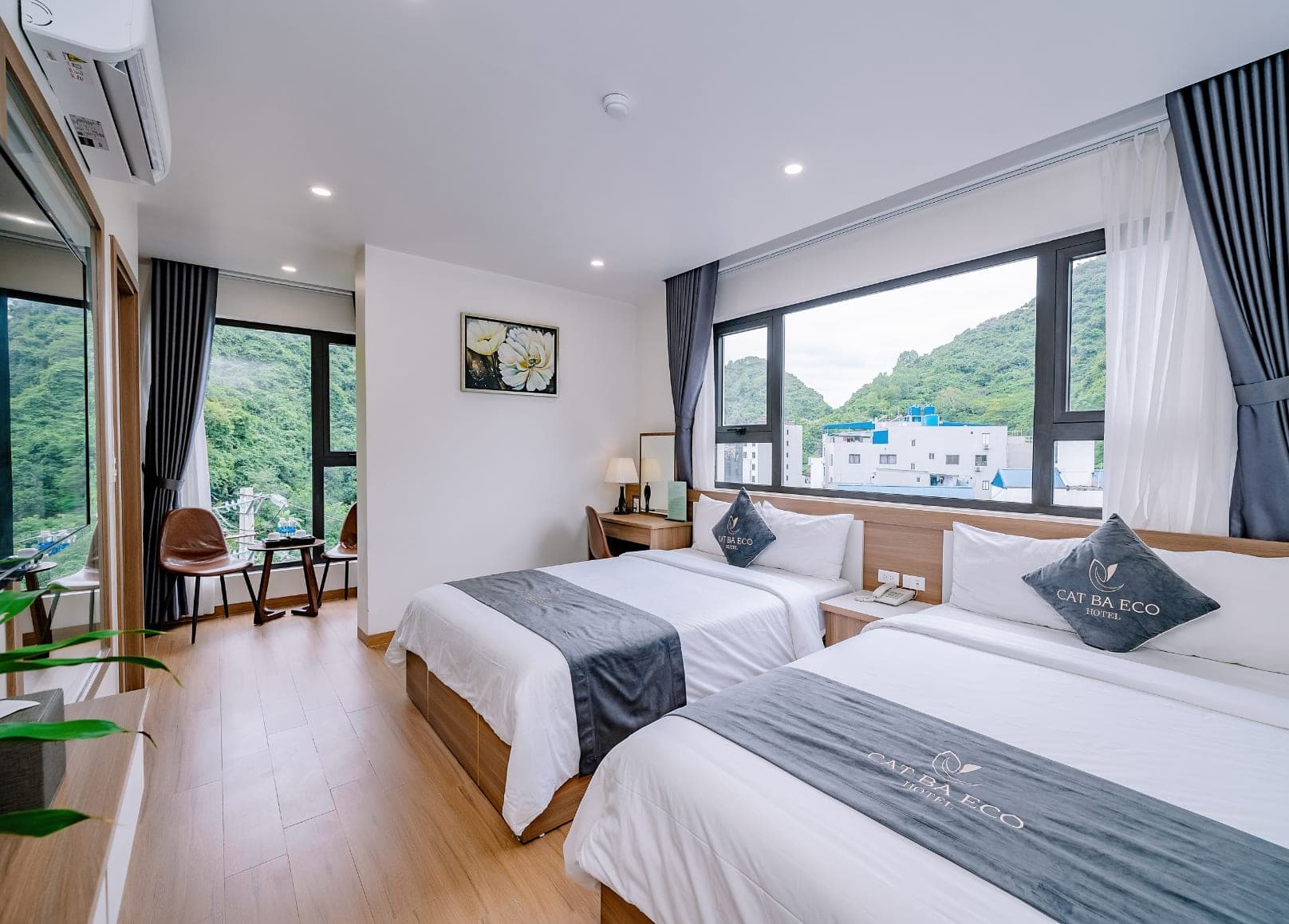 Phòng 2 Giường Đôi Ban Công View Núi – CB.EC04
