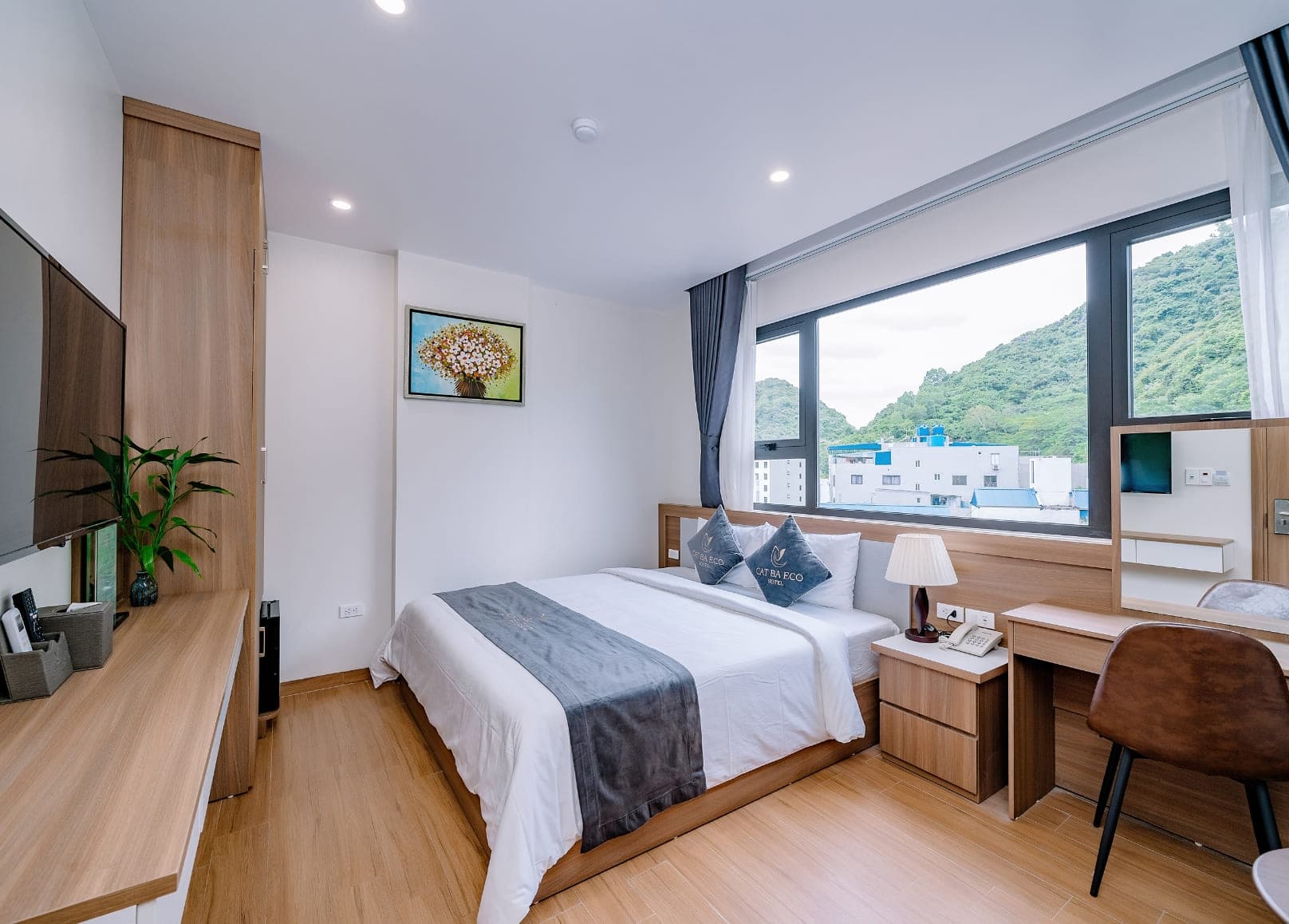 Phòng 1 giường King View núi – CB.EC01
